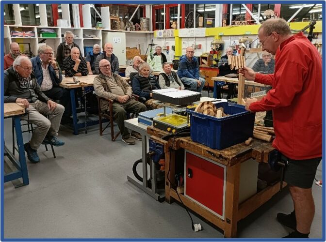 Worcestershire Woodturners demonstrating to an audience